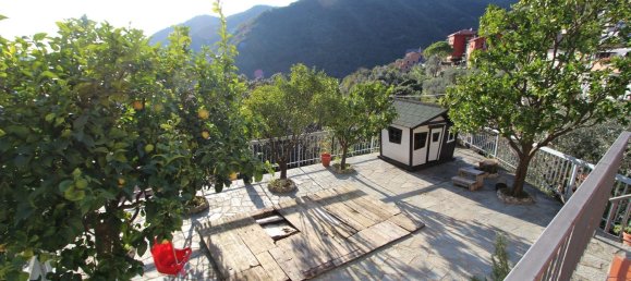 Casa de 7 habitaciónes en Avegno, Italy No. 129366 28