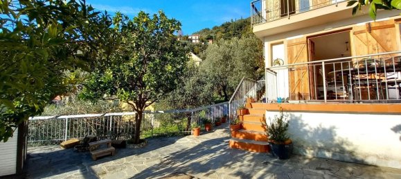 Casa de 7 habitaciónes en Avegno, Italy No. 129366 27