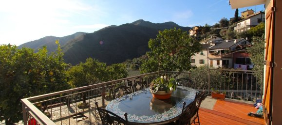 Casa de 7 habitaciónes en Avegno, Italy No. 129366 23