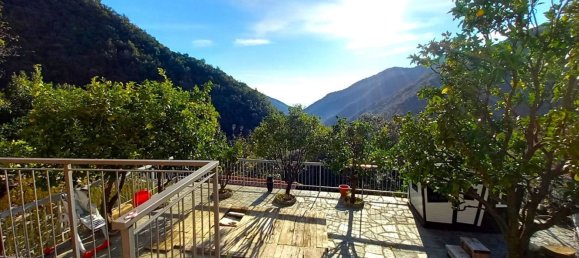 Casa de 7 habitaciónes en Avegno, Italy No. 129366 24