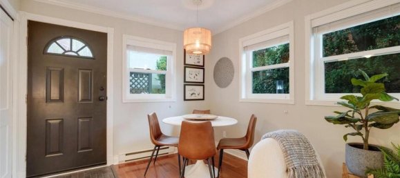 2 Schlafzimmer Haus in British Columbia, Canada, Nr. 1200 2