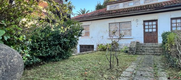 8 bedrooms House in Santander, Spain No. 174069 3