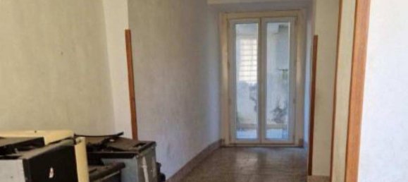 2 Schlafzimmer Wohnung in Luino, Italy, Nr. 283470 11