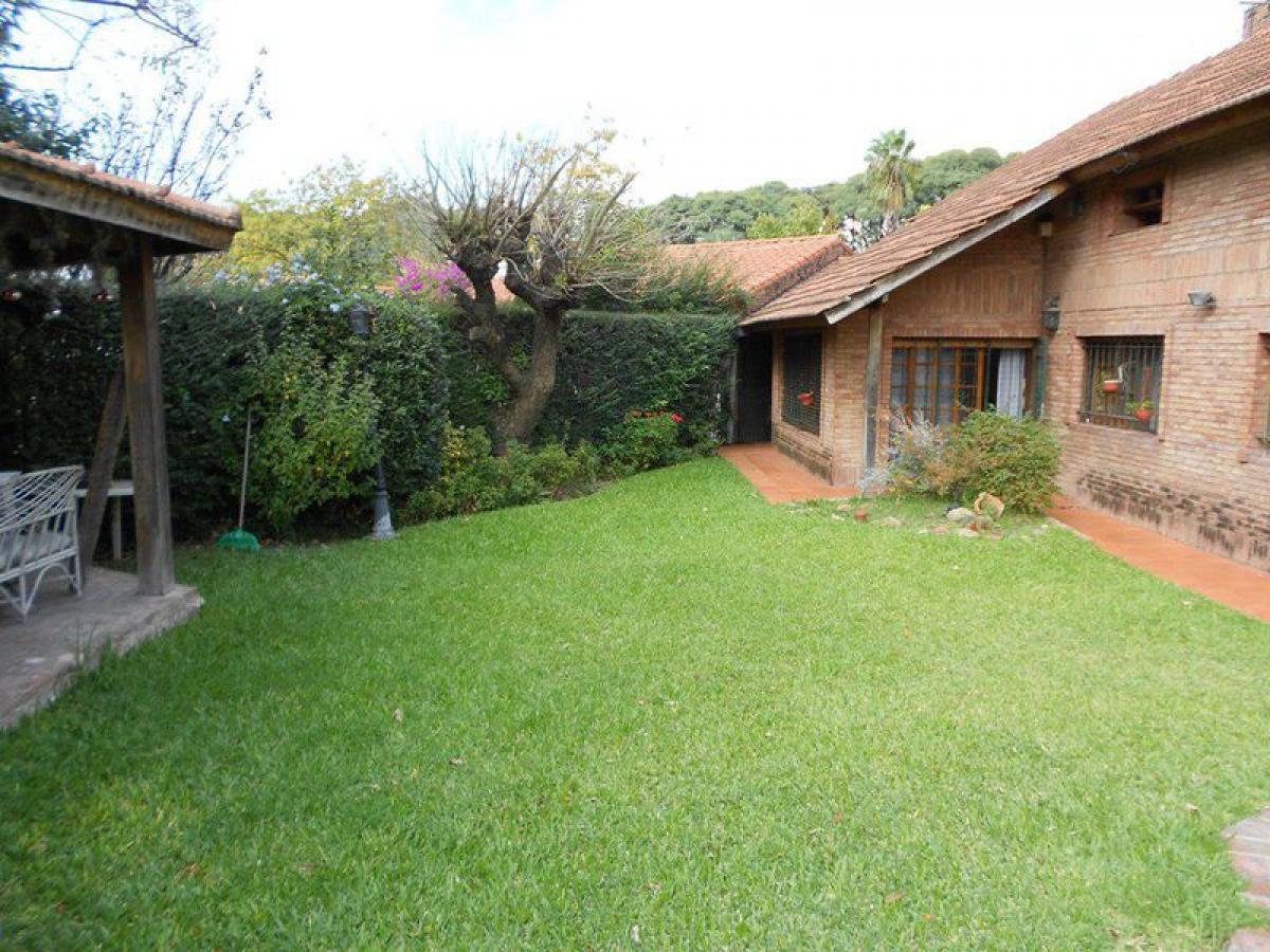 5 chambres Maison à Tres de Febrero, Argentina No. 57897