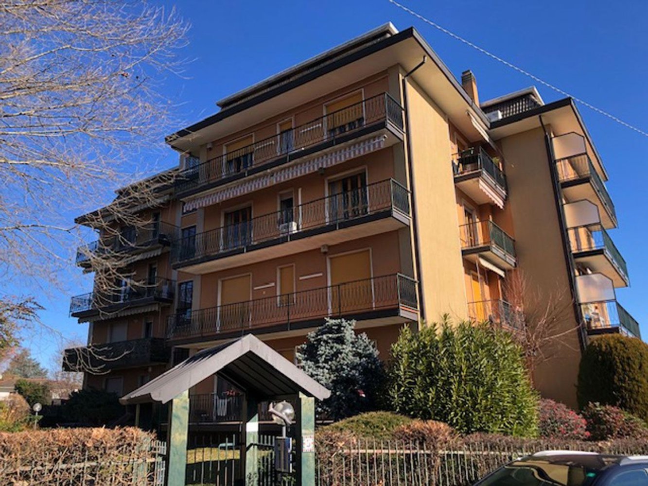 Квартира с 2 спальнями в Варесе, Италия № 363529