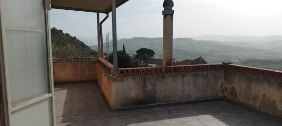 4 bedrooms Villa in Leonforte, Italy No. 120525 10