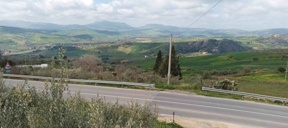 4 bedrooms Villa in Leonforte, Italy No. 120525 6