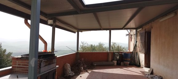 4 bedrooms Villa in Leonforte, Italy No. 120525 9