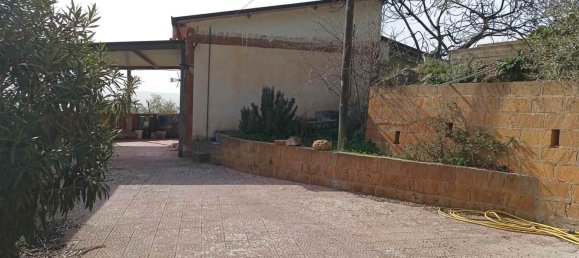 4 bedrooms Villa in Leonforte, Italy No. 120525 8