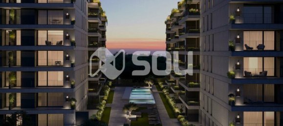 3 rooms Apartment in Porto, Portugal No. 179008 2