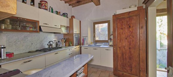 6 rooms House in Arezzo, Italy No. 170928 6