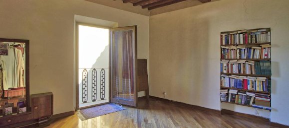 6 rooms House in Arezzo, Italy No. 170928 10