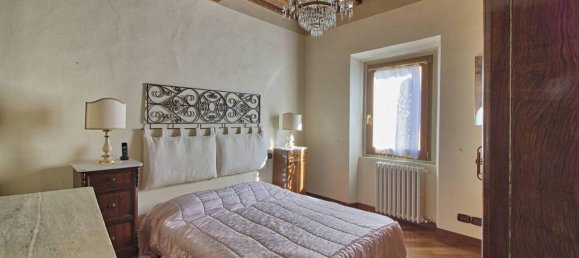 6 rooms House in Arezzo, Italy No. 170928 9