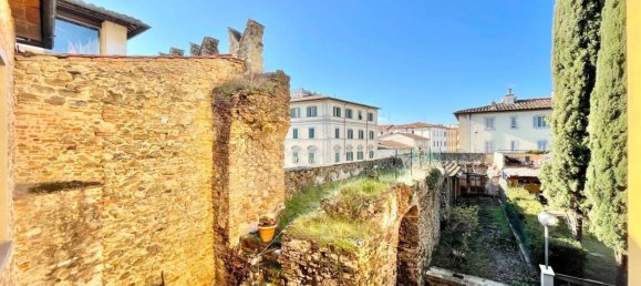 6 rooms House in Arezzo, Italy No. 170928 15