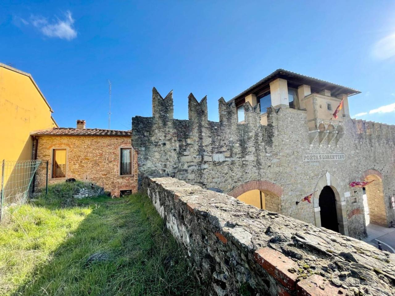 6 rooms House in Arezzo, Italy No. 170928