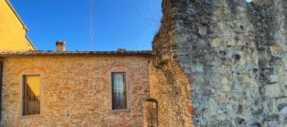 6 rooms House in Arezzo, Italy No. 170928 3