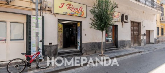 310m² Commercial property in Pomigliano d'Arco, Italy No. 301752 2