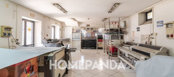 310m² Commercial property in Pomigliano d'Arco, Italy No. 301752 26