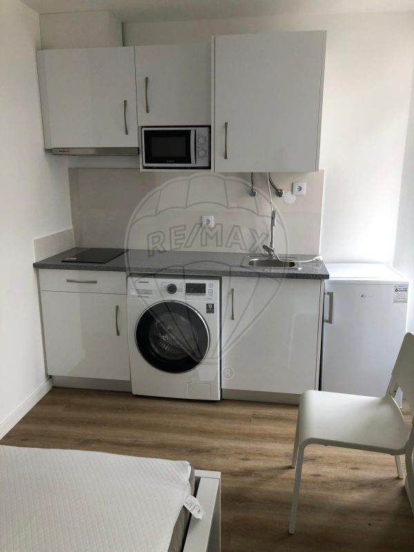 21 bedroom Building in Lisbon, Portugal No. 143954