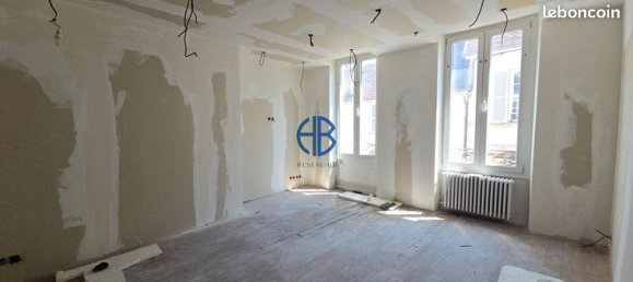 Коммерческая недвижимость с 4 спальнями в Осер, Франция № 363946 7