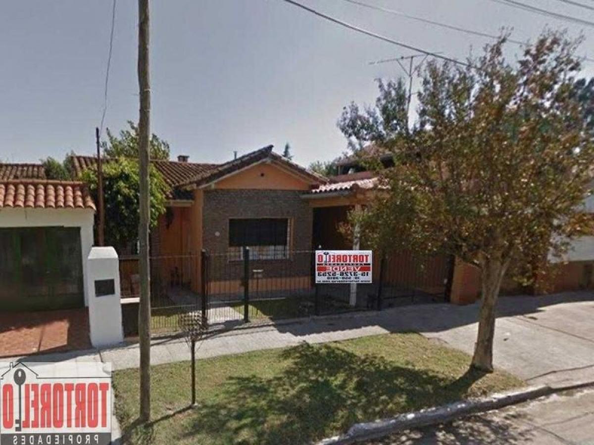 3 bedrooms House in Ituzaingo, Argentina No. 70112