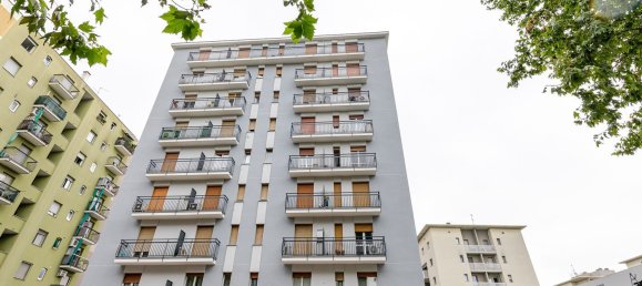 Квартира с 2 спальнями в Чинизелло Бальсамо, Италия № 364988 27