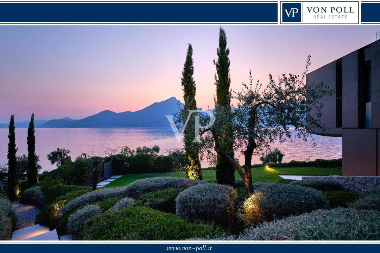 3 rooms Apartment in Torri del Benaco, Italy No. 33924