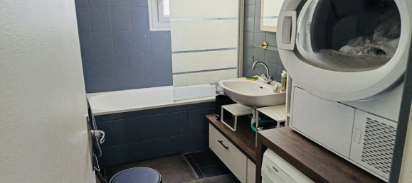 Apartamento de 3 dormitorios en Saint-Cyr-sur-Loire, France No. 237142 3