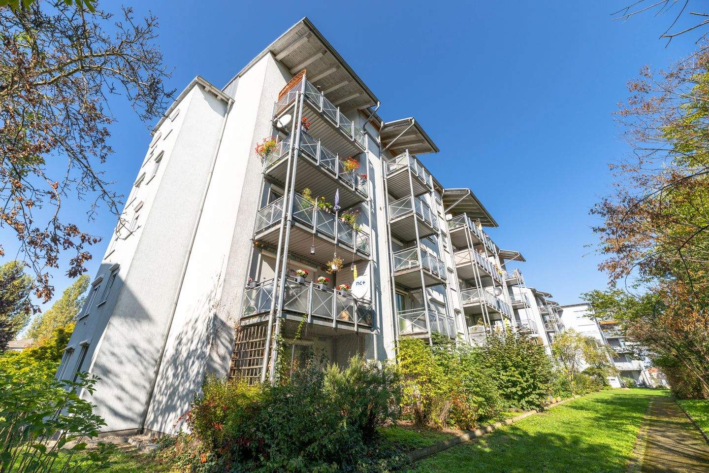 Квартира с 2 комнатами в Зале, Германия № 199493