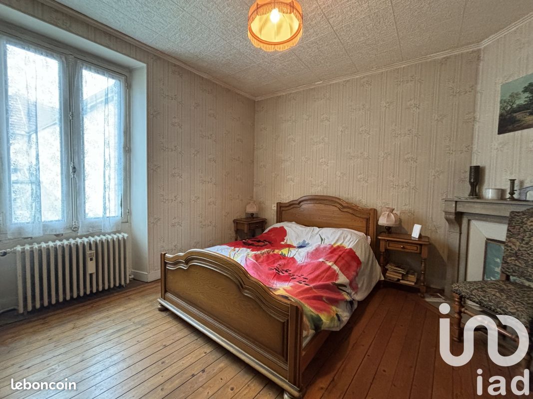 3 chambres Maison à Mareuil-le-Port, France No. 72856