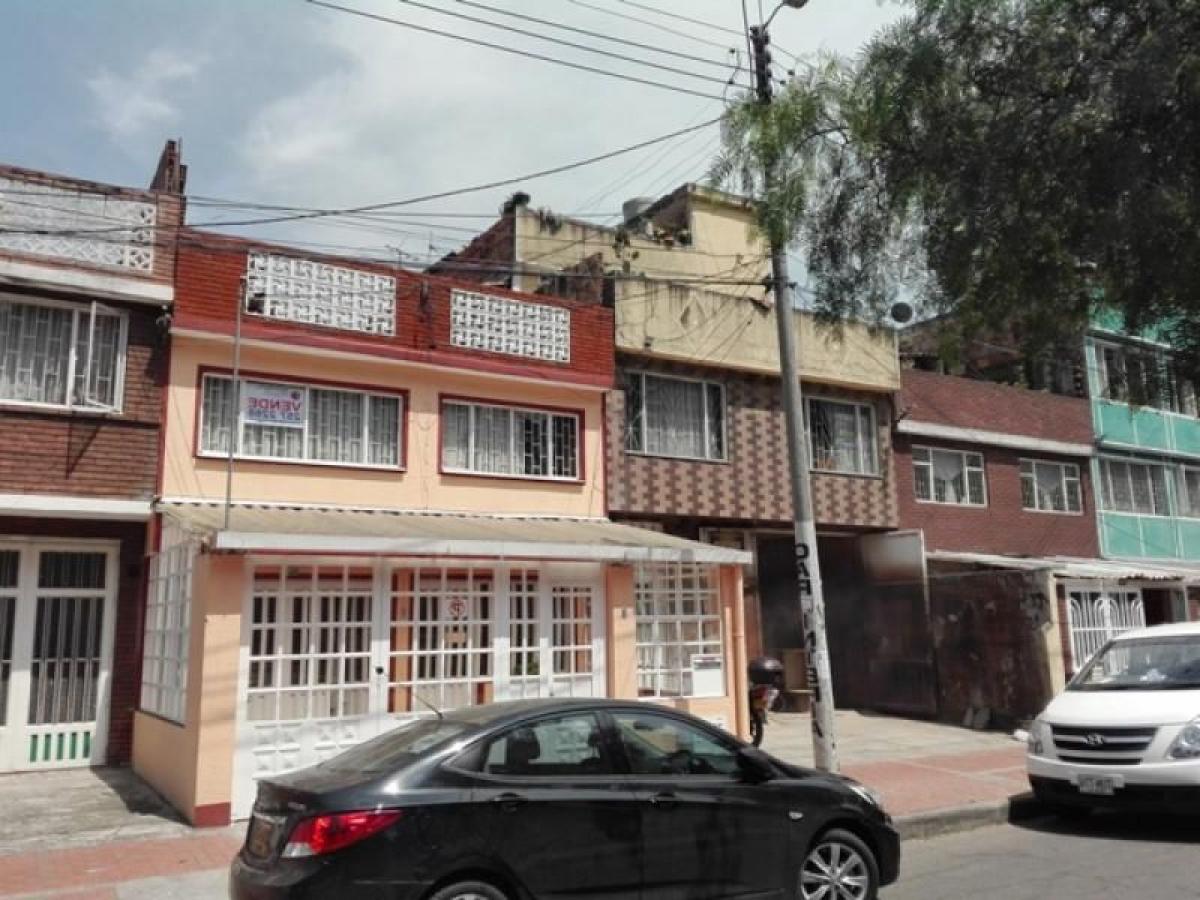 8 bedrooms House in Bogota, Colombia No. 13275