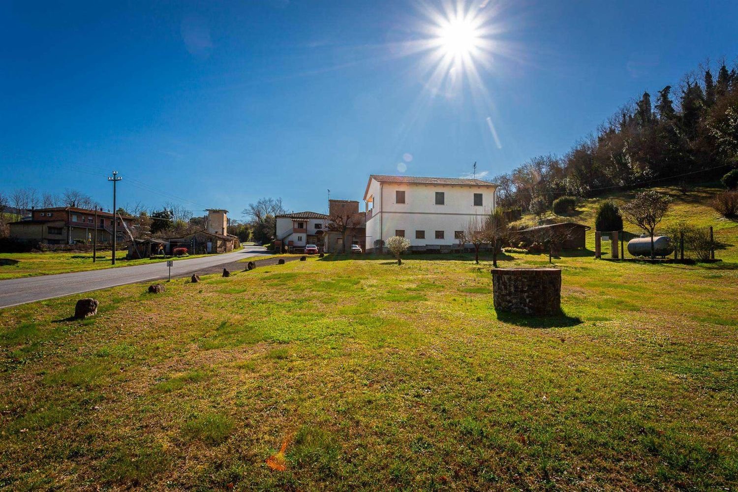 Casa de 35 habitaciónes en Volterra, Italy No. 62359
