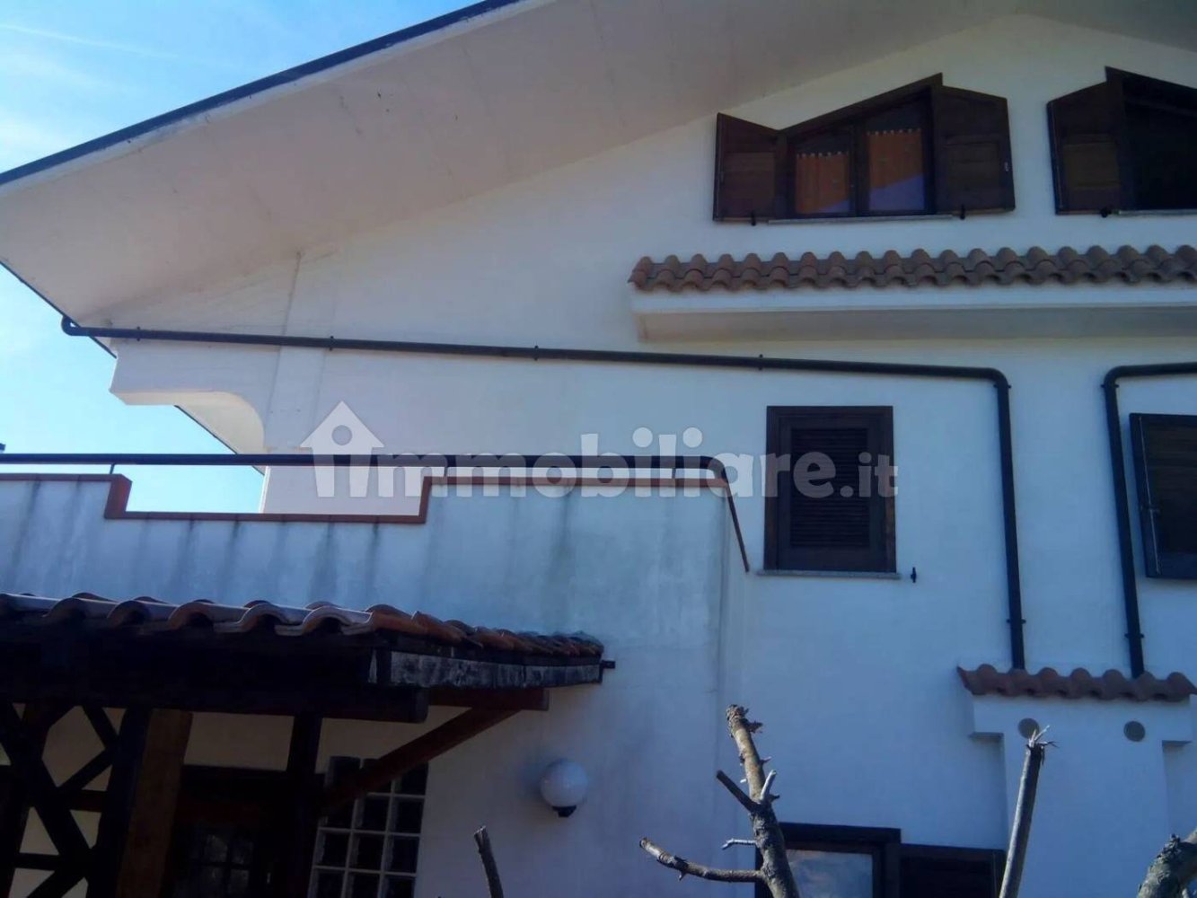 Вилла с 3 спальнями в Авеццано, Италия № 133952