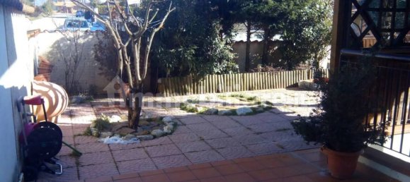 Вилла с 3 спальнями в Авеццано, Италия № 133952 11