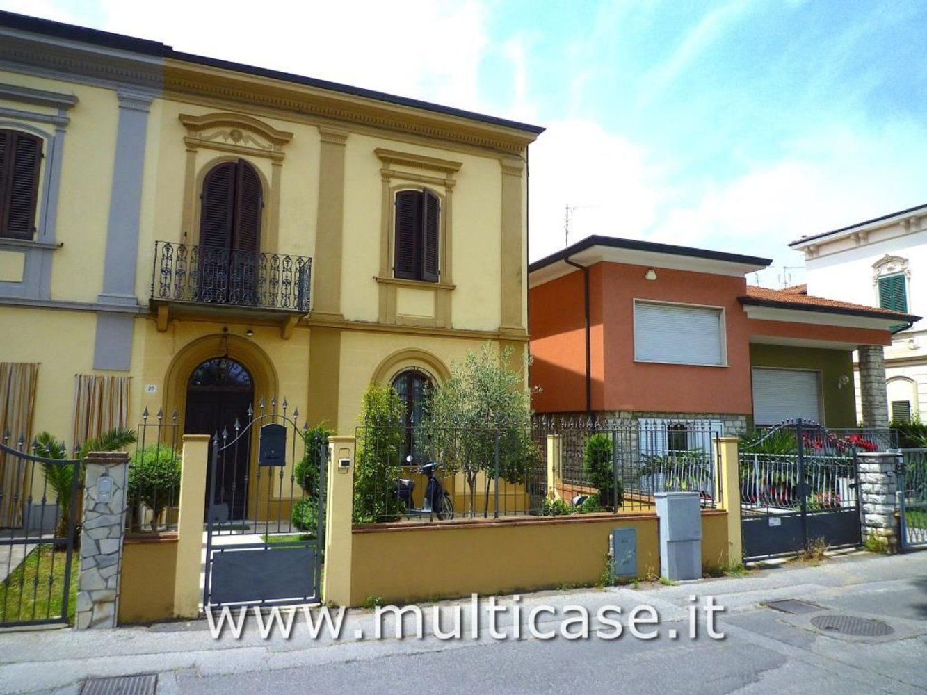 7 rooms Villa in Viareggio, Italy No. 168262
