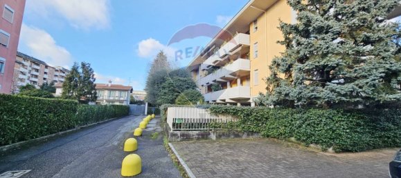 Квартира с 2 спальнями в Бусто Арсицио, Италия № 132633 5