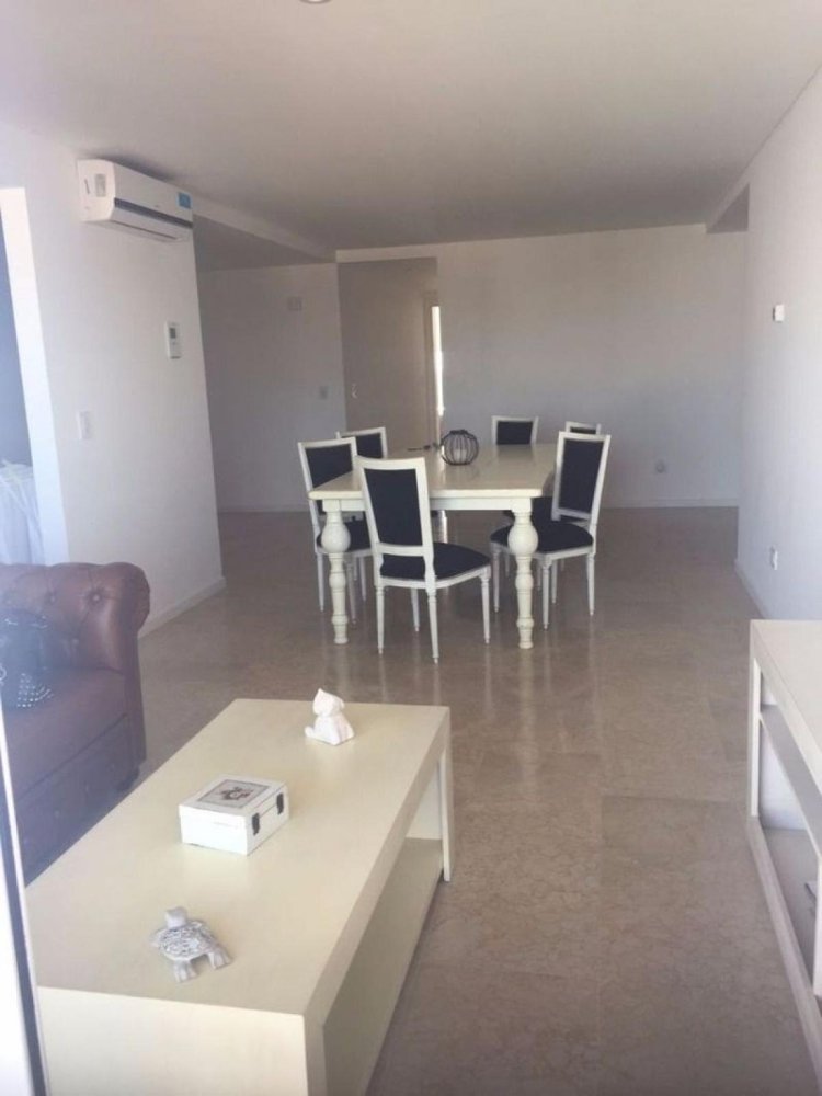 Apartamento de 2 dormitorios en Mar del Plata, Argentina No. 71753