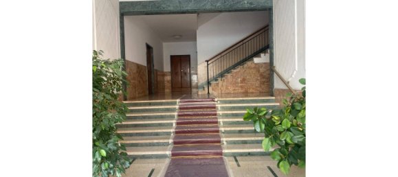 Apartamento de 2 dormitorios en Genoa, Italy No. 351639 2