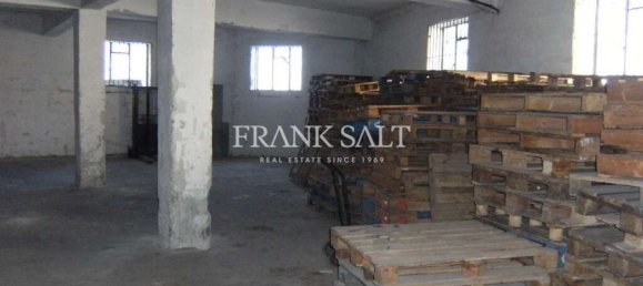 948m² Warehouse in Paola, Malta No. 12798 4