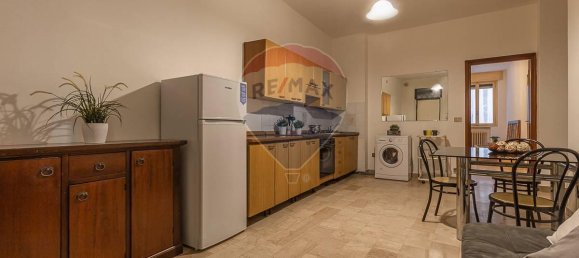 5 rooms Apartment in Ferrara, Italy No. 21538 5