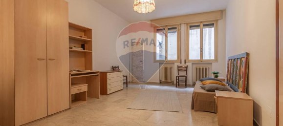 5 rooms Apartment in Ferrara, Italy No. 21538 9