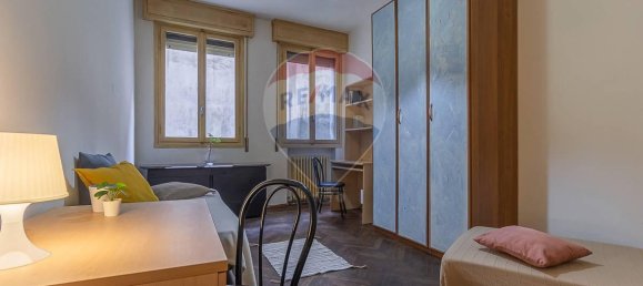 5 rooms Apartment in Ferrara, Italy No. 21538 15