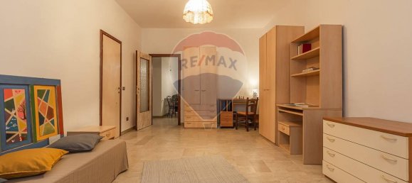 5 rooms Apartment in Ferrara, Italy No. 21538 12