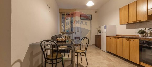 5 rooms Apartment in Ferrara, Italy No. 21538 6