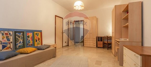 5 rooms Apartment in Ferrara, Italy No. 21538 11