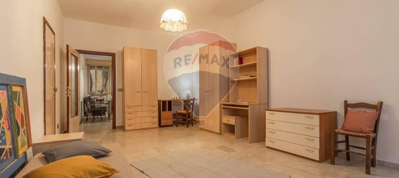 5 rooms Apartment in Ferrara, Italy No. 21538 4