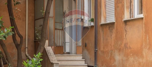 5 rooms Apartment in Ferrara, Italy No. 21538 3