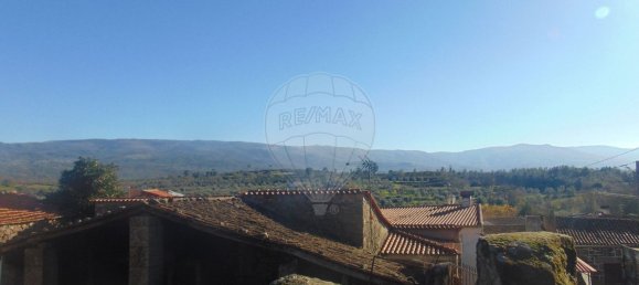 2 bedrooms House in Mesquitela, Portugal No. 163656 11