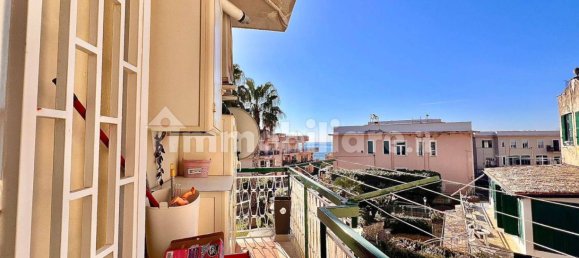 Apartamento T2 em Pozzuoli, Italy N.º 212377 6