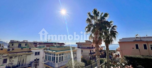 Apartamento T2 em Pozzuoli, Italy N.º 212377 3